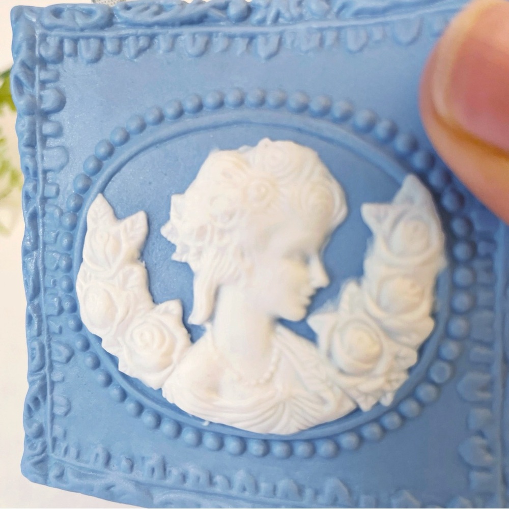 Blue Jasperware White Cameo Vase with Ribbon Handle Ornate Victorian Decor - Picture 7 of 8